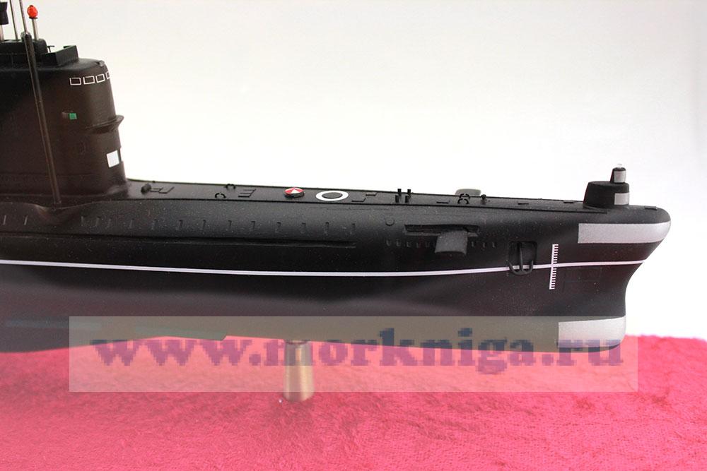 Модель дизель-электрической подводной лодки проекта 629 А