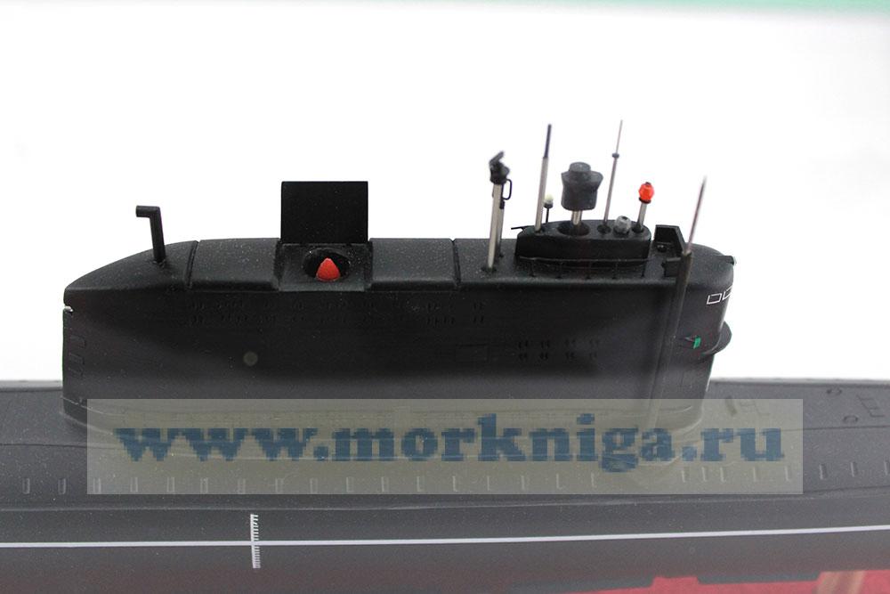 Модель дизель-электрической подводной лодки проекта 629 А