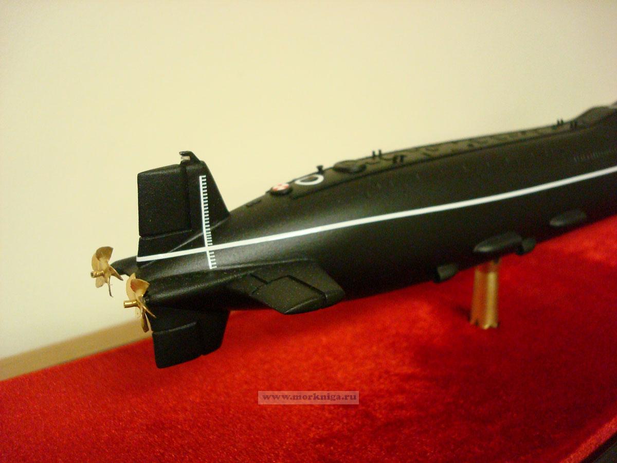 Модель атомной подводной лодки проекта 667 Б