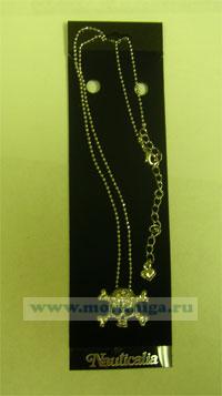 Кулон с черепом и костями на цепочке