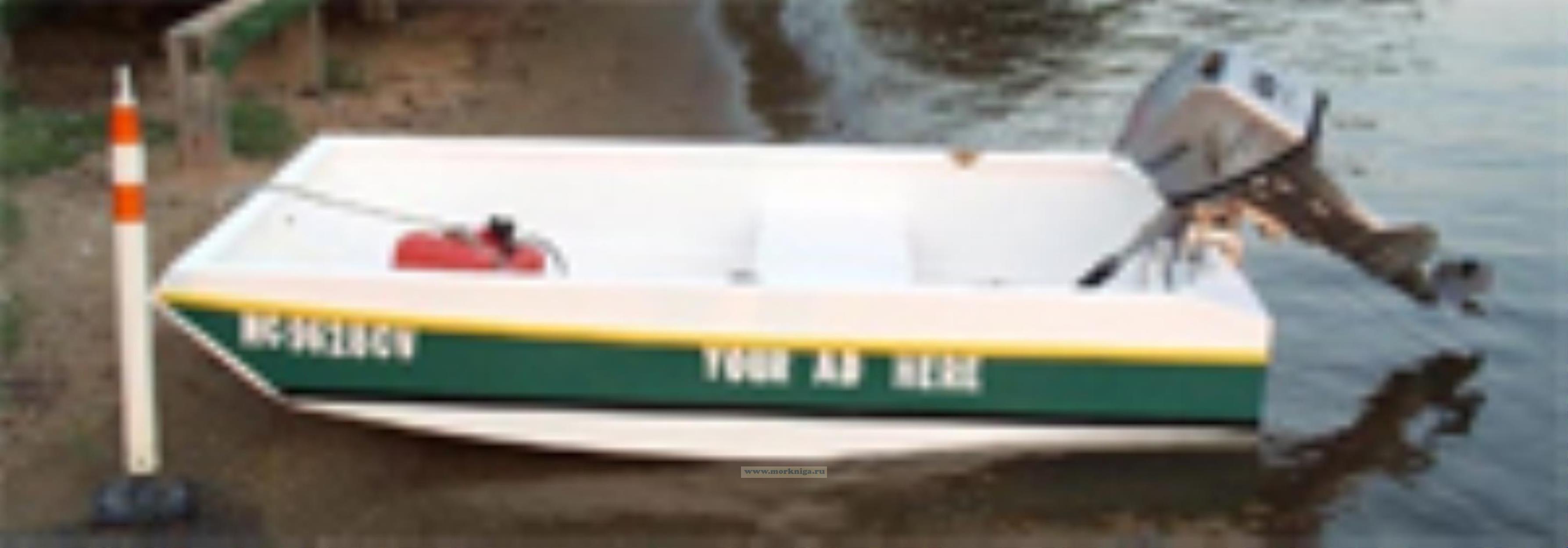 Комплект чертежей и инструкций (на английском языке) для самостоятельной постройки моторной лодки 