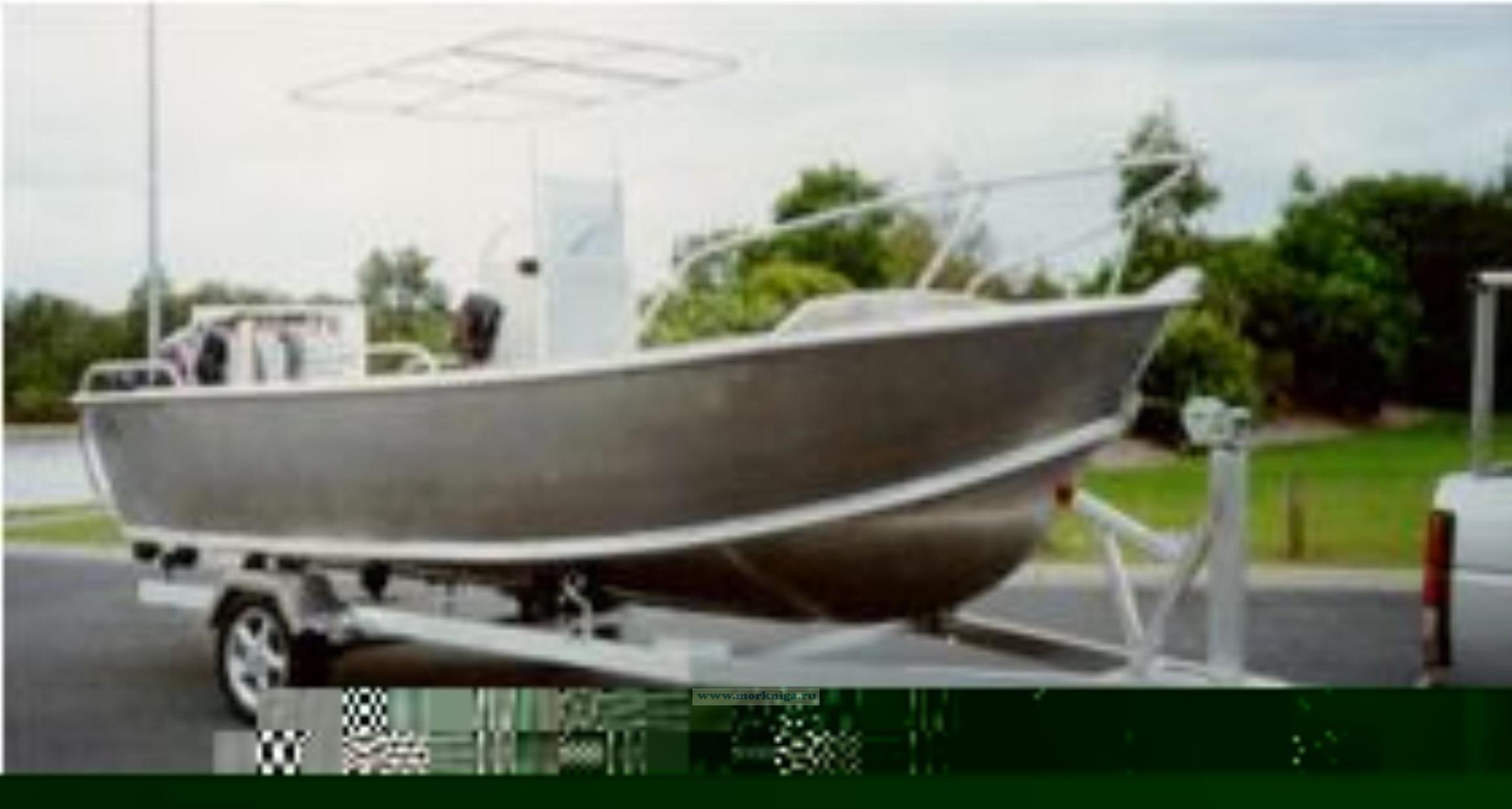 Комплект чертежей и инструкций (на английском языке) для самостоятельной постройки моторной лодки 