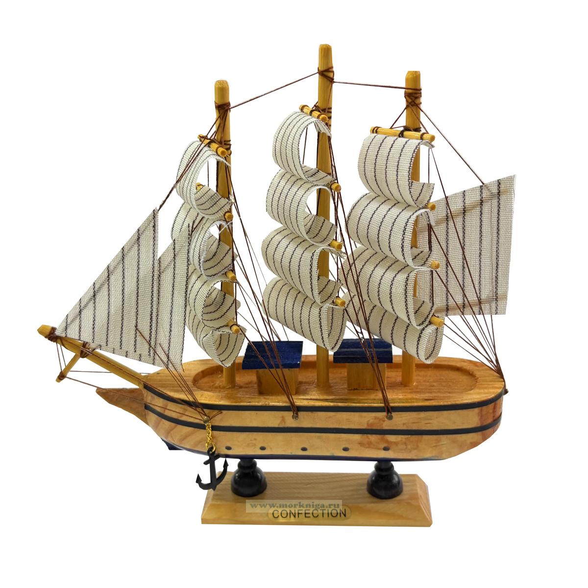 Корабль сувенирный 