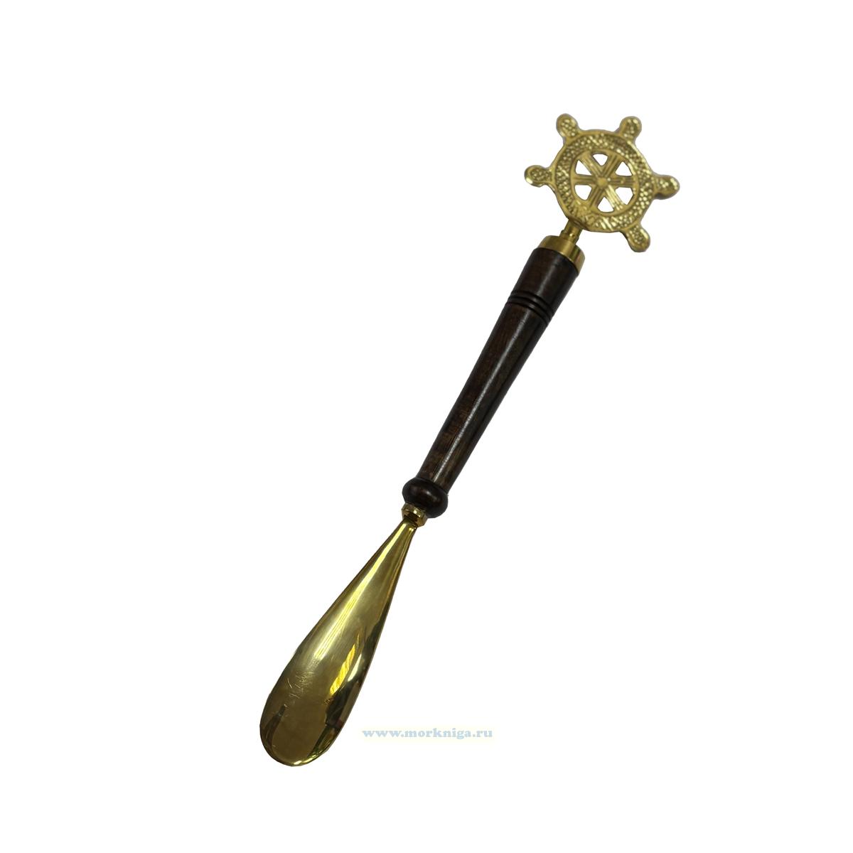 Ложка для обуви на деревянной ручке 