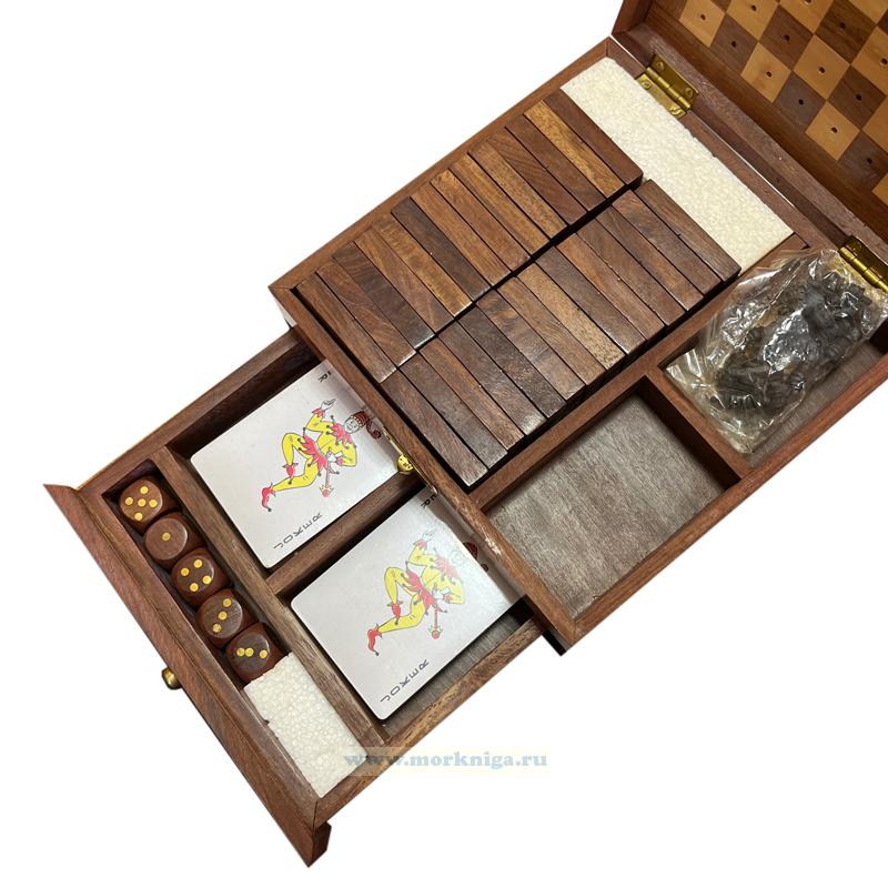 Шкатулка с 4 играми (карты, кости, домино, шахматы)