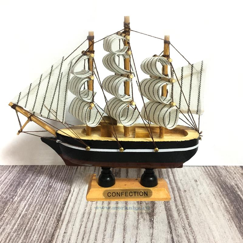 Модель корабля 