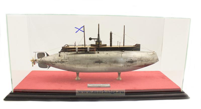 Модель первой российской подводной лодки 