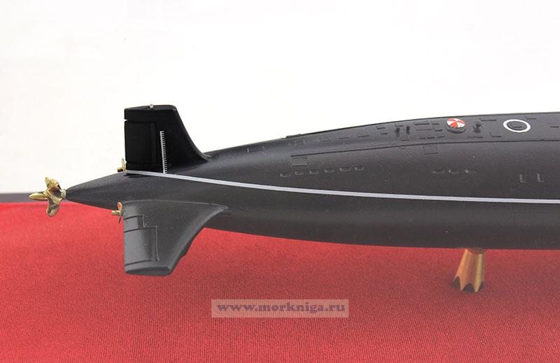 Модель атомной подводной лодки проекта 671РТ