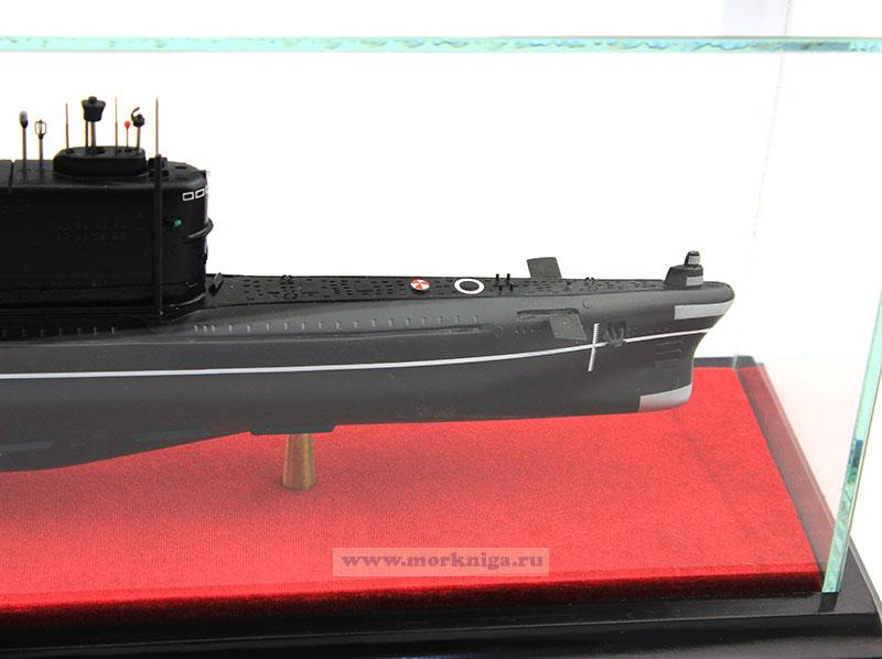 Модель дизель-электрической подводной лодки проекта 629