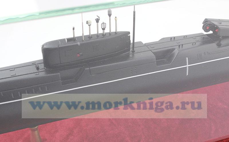 Модель атомной подводной лодки проекта 675. Класс ECHO
