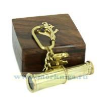 Брелок в деревянном футляре 