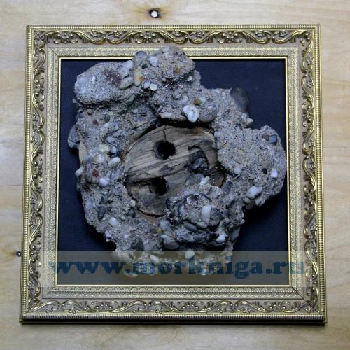 Блок с затонувшего парусника 