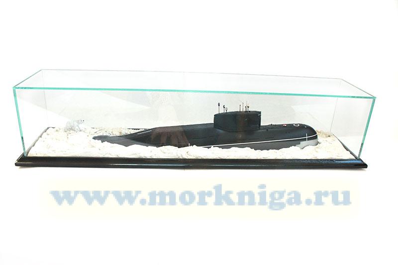 Модель атомной подводной лодки проекта 667 во льдах