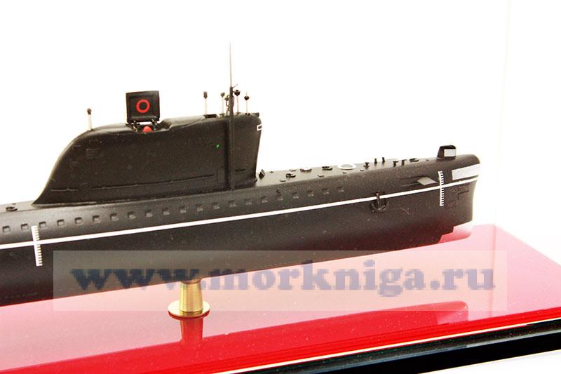 Модель атомной подводной лодки проекта 658