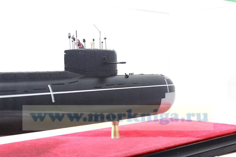 Модель атомной подводной лодки проекта 667 А "Навага"