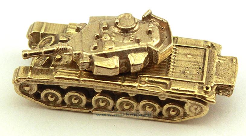 Модель танка из латуни (ВОВ иностранного производства, Centurion, 3,4 х 2 х 1,5 см, длина ствола 2,1 см)